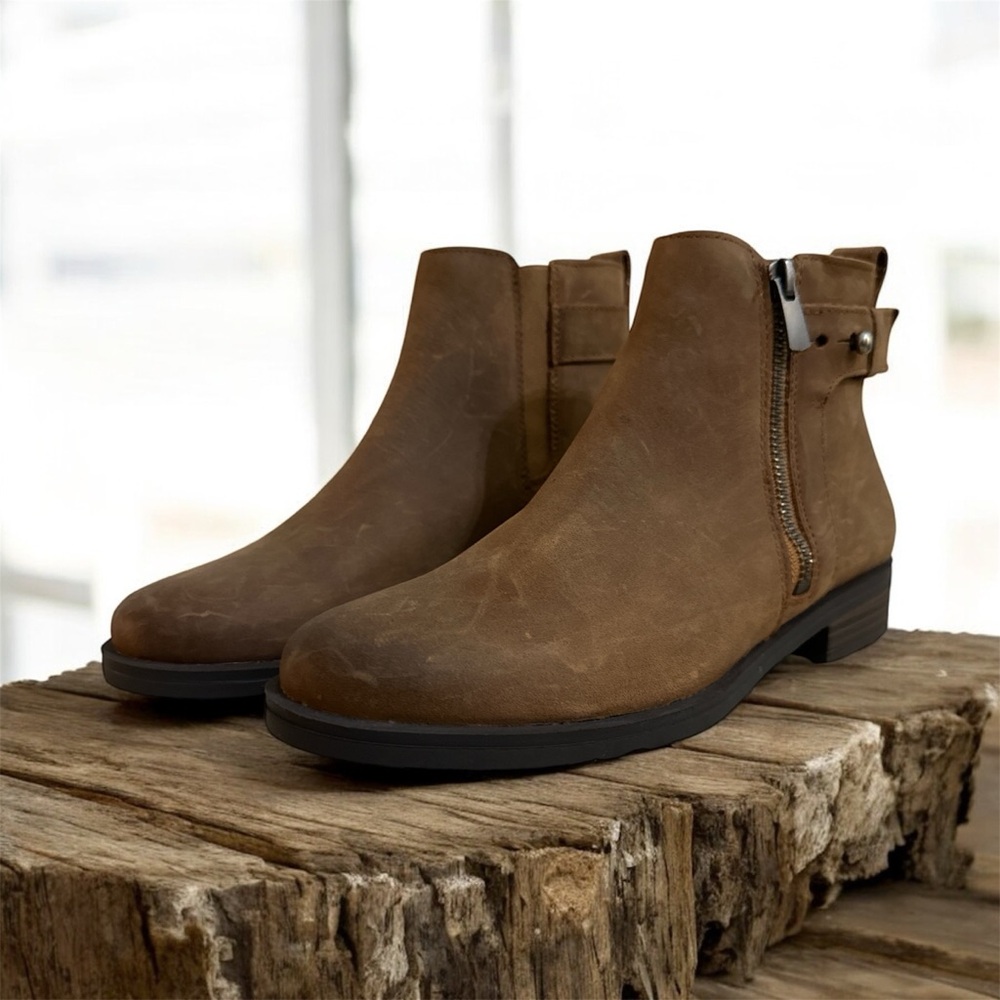 Clarks Demi LO Brown Leather Ankle Boots NWOT